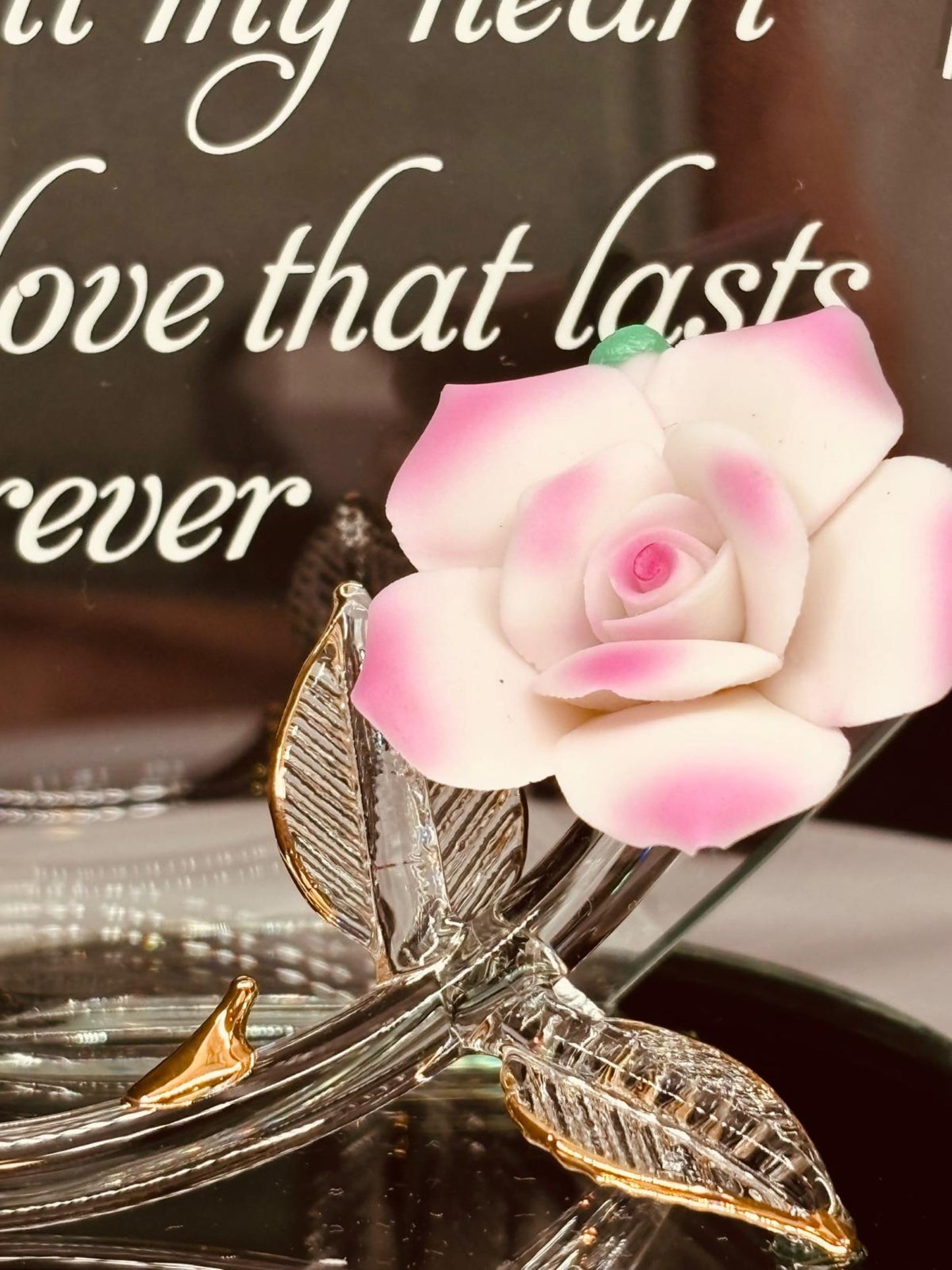 “Mom You Fill My Heart” Rose Figurine | Glass Mom Appreciation Décor