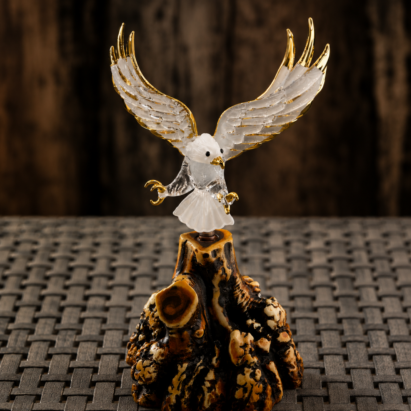 Bald Eagle Glass Figurine Gift | Patriotic Wildlife Collectible Decor