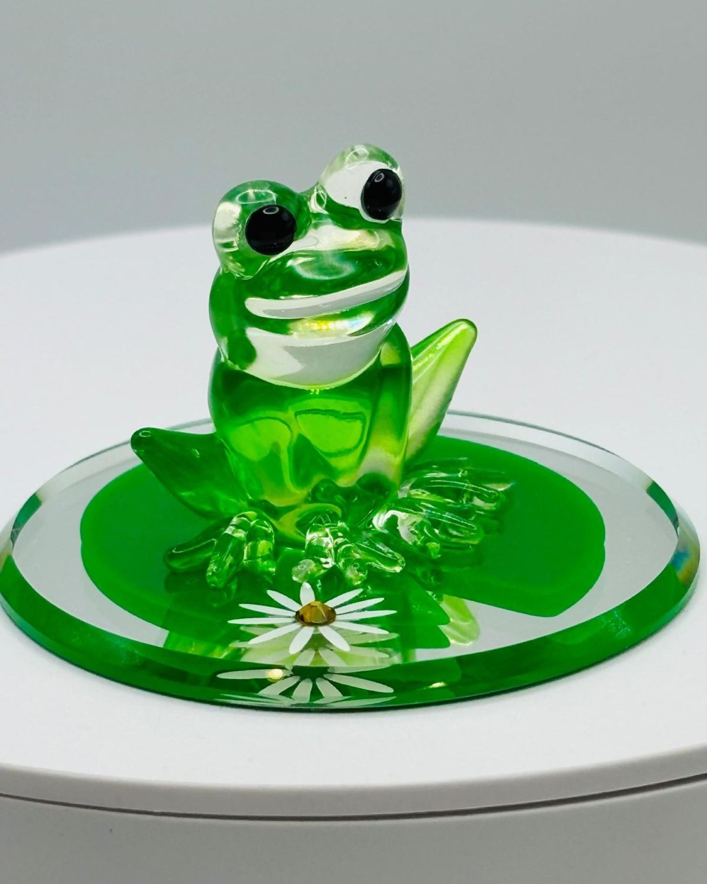 Glass Frog Figurine on Lily Pad Green Animal Collectible Decor
