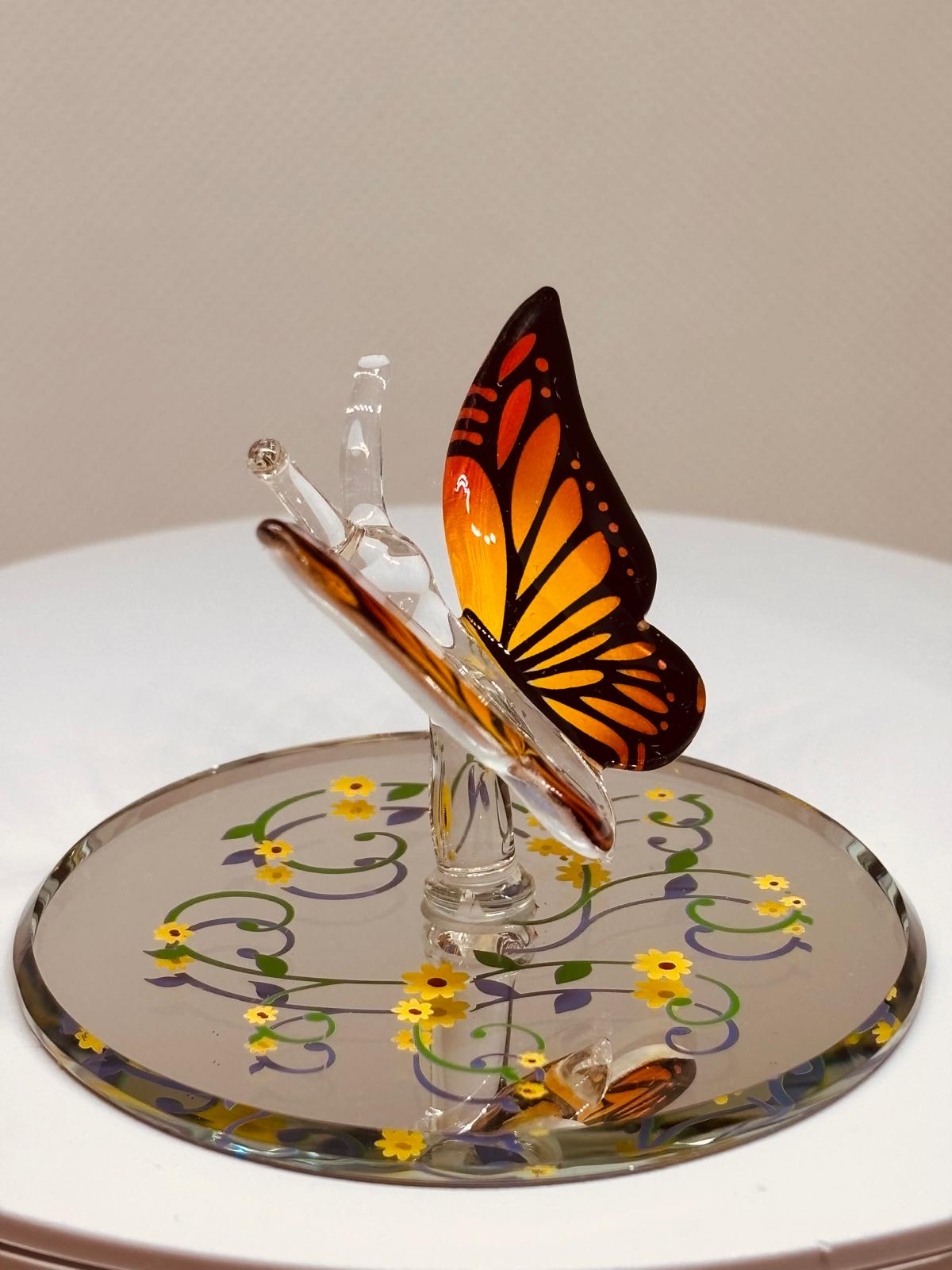 Monarch Butterfly Figurine | Handcrafted Glass Nature Décor Gift
