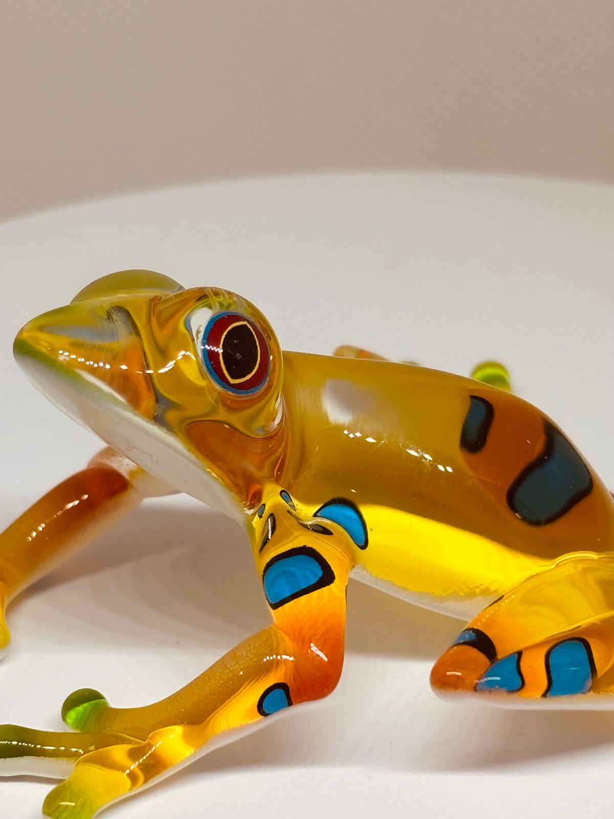 Rain Forest Frog Figurine | Glass Tropical Animal Collectible Décor