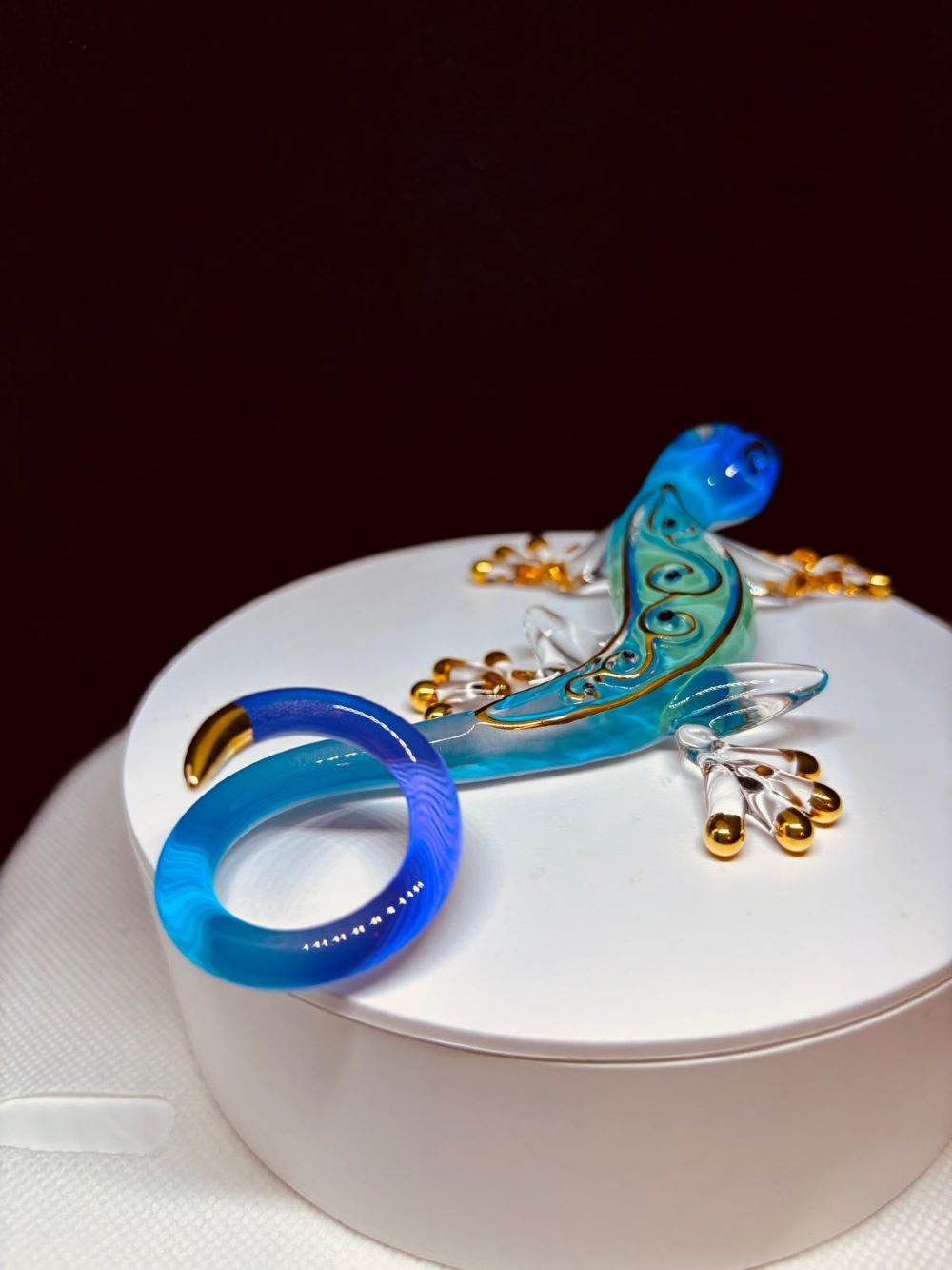 Desert Jewel Gecko Figurine Handcrafted Glass Art with Crystals & 22Kt Gold