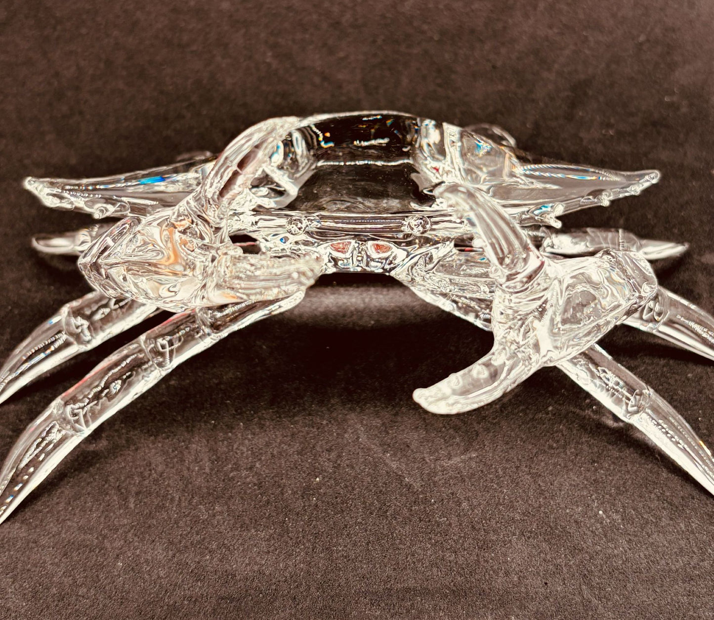 Handcrafted glass crab figurine for coastal décor