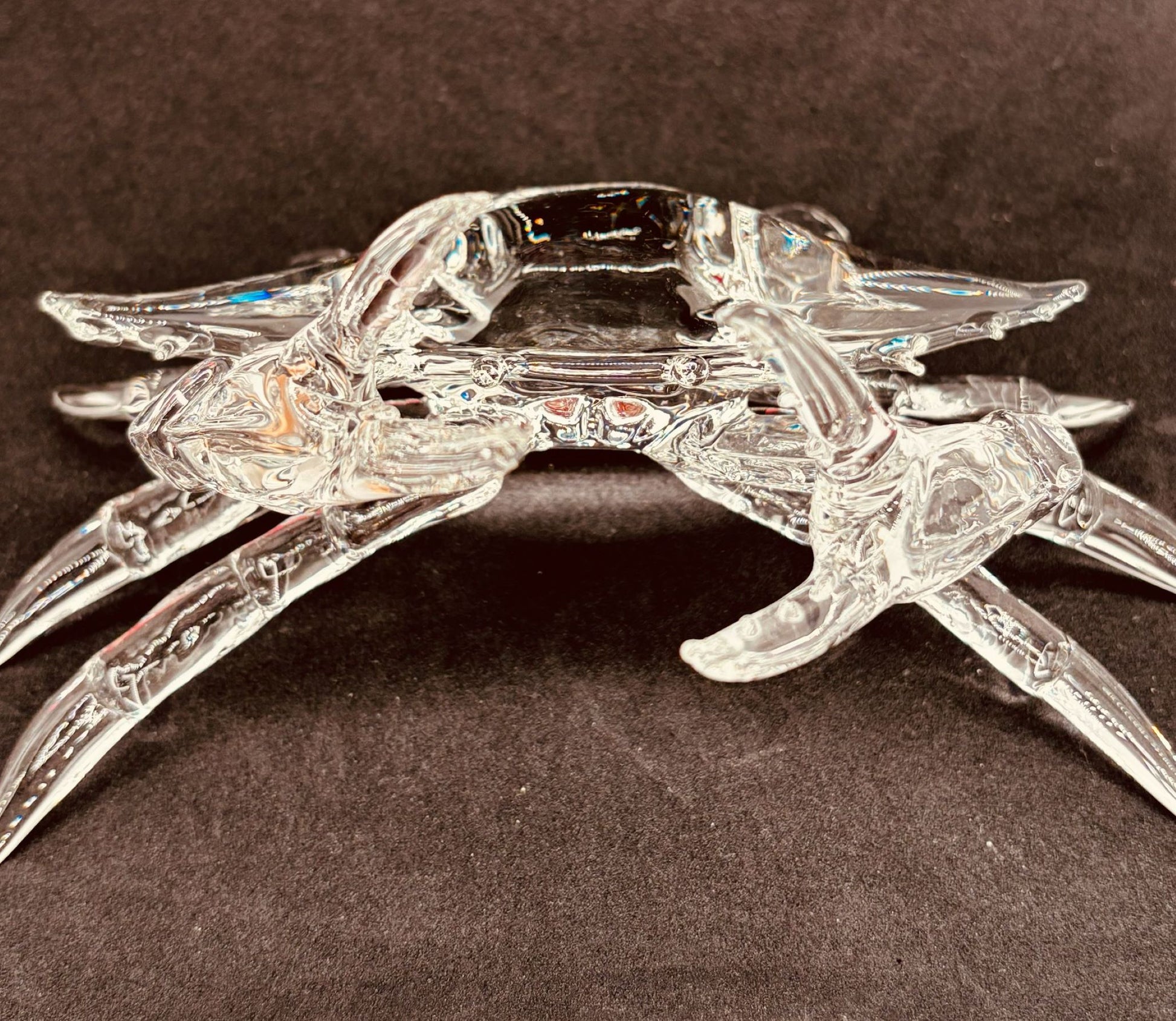 Handcrafted glass crab figurine for coastal décor